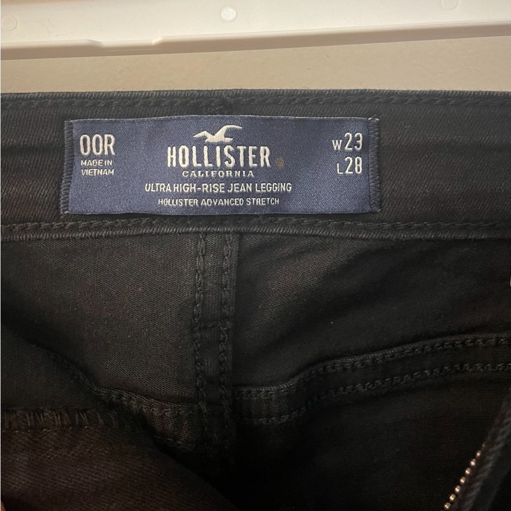 Hollister Black Ultra High-Rise Leggings